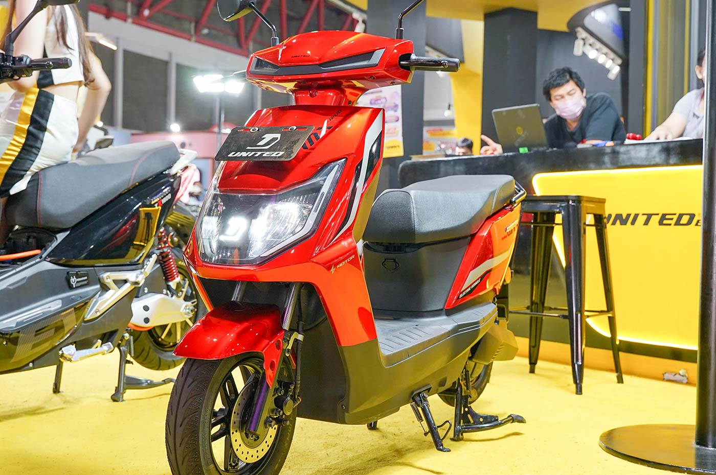 10 Motor Listrik Indonesia 2026: Murah, Canggih, dan Menggantikan Motor BBM