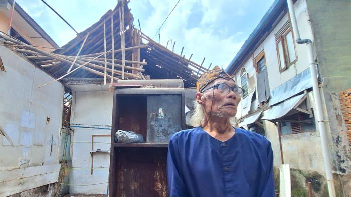 Rumah Diding Boneng ambruk rata dengan tanah bukan akibat angin kencang