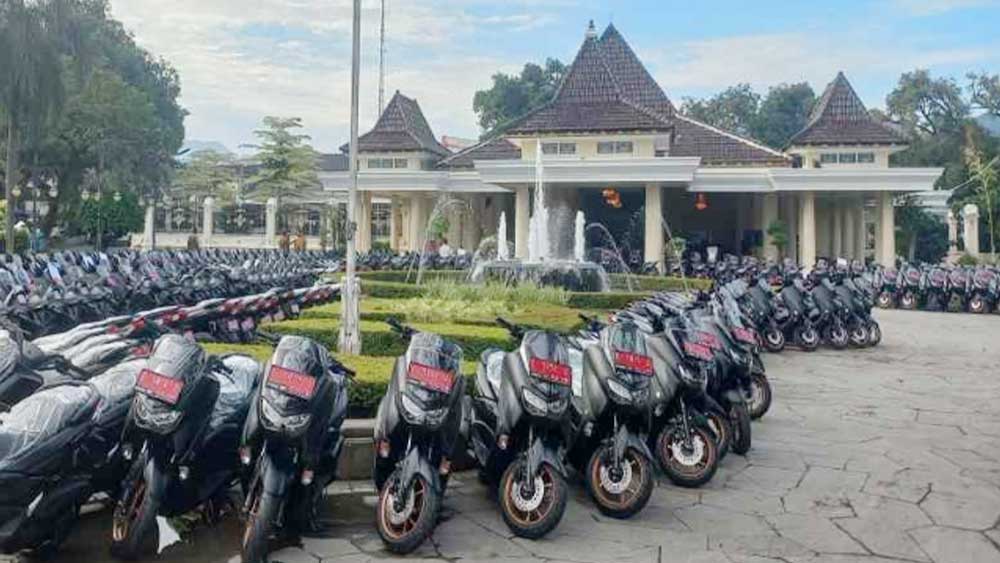 Pengadaan-343-Motor-Kades-dan-Lurah-di-Majalengka-Dikritik-Jalan-Masih-Banyak-yang-Rusak.jpg