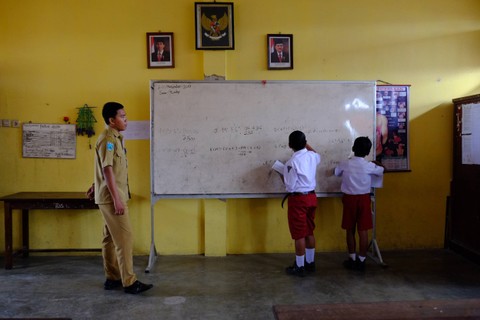 Belajar dari Pinggiran, Catatan Kecil Pendidikan Indonesia