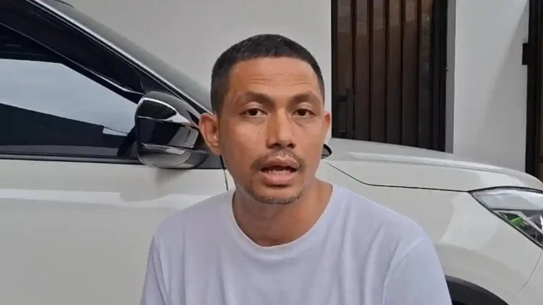 Foto DJ Donny di rumahnya