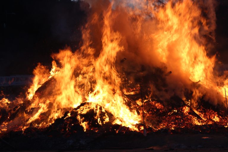 flame-fire-bonfire-wildfire-geological-phenomenon-scorch-daljip-daeboreum-daljip-burning-look-1186502.jpg
