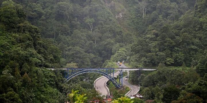 Jalan Tol Baru Diresmikan Prabowo, Terdapat Air Terjun di Sisi Jalan Utama