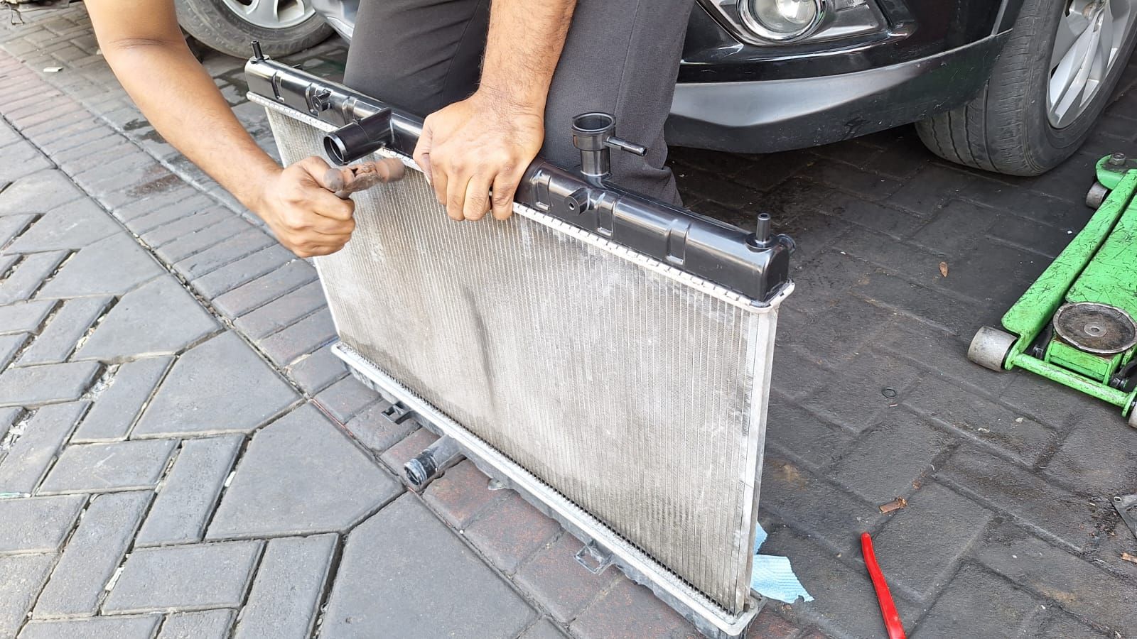 Jangan Abaikan Radiator, Ini Penyebab Mesin Mobil Cepat Panas