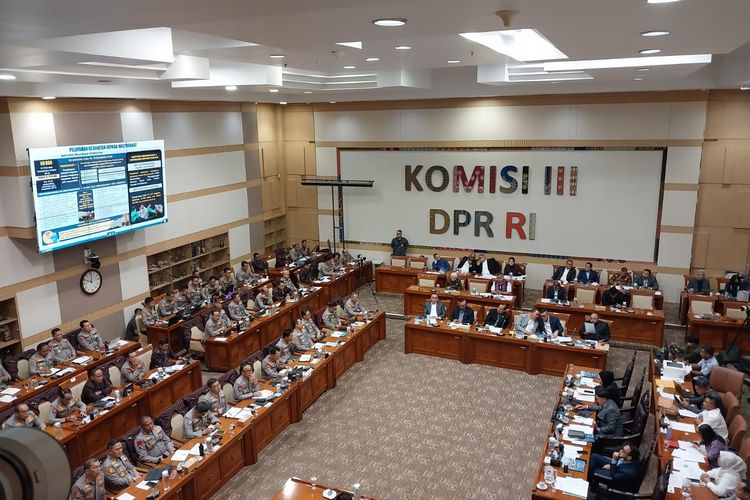 Kapolri Undang Kapolda Seluruh Indonesia ke DPR, Apa yang Dibahas?