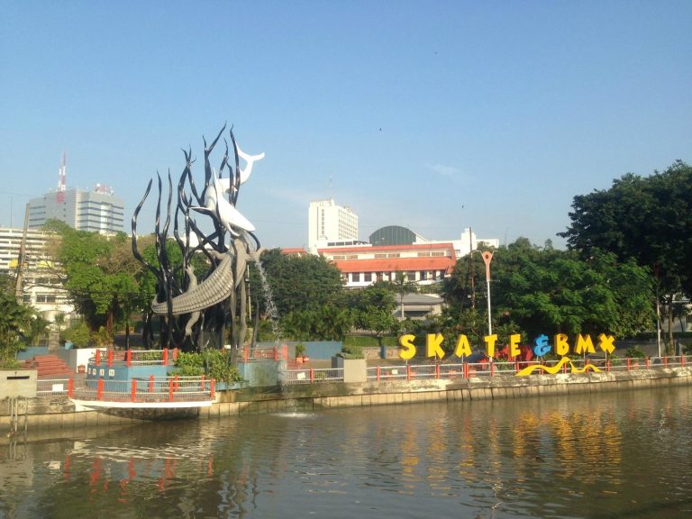 monumen-kapal-selam-monkasel.jpg