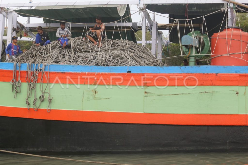 nelayan-tunda-melaut-x1tl-dom.jpg