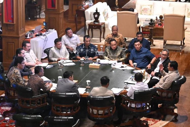 Prabowo Undang Purbaya dan Bahlil ke Hambalang, Apa Pembahasannya?