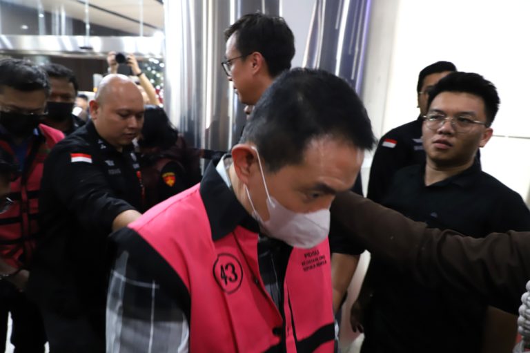 11-tersangka-kasus-korupsi-cpo-rugikan-14-triliun