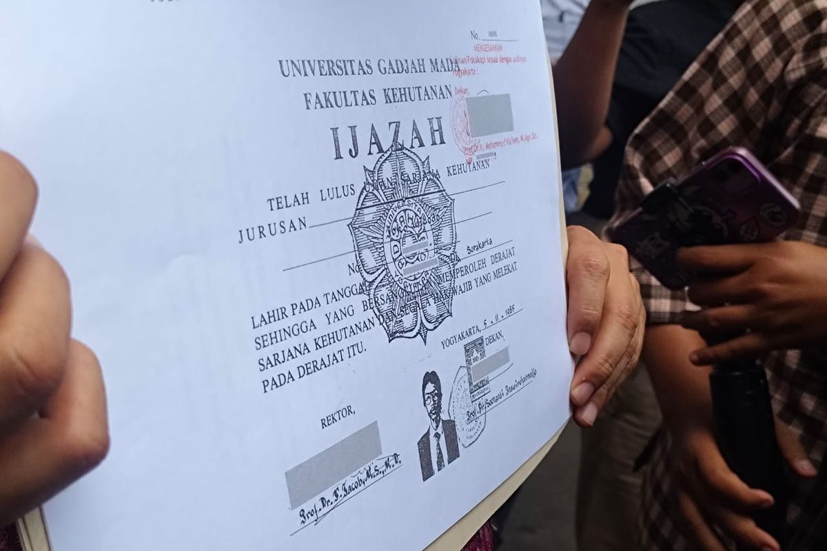 KI-Minta-KPU-Serahkan-Salinan-Ijazah-Jokowi