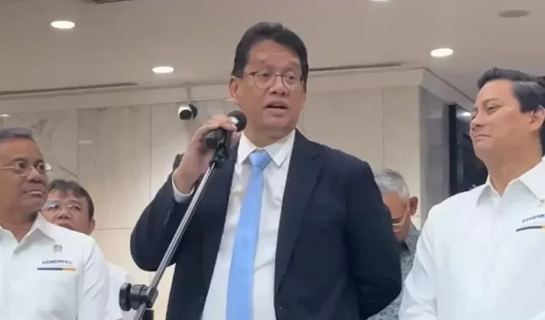 Menkeu-Purbaya-Pilih-Utang-Naik-atau-Ekonomi-Indonesia-Balik-ke-Krisis-1998