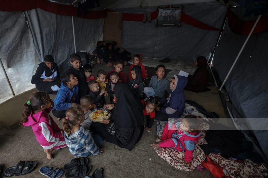 kisah-ibu-merawat-36-anak-gaza