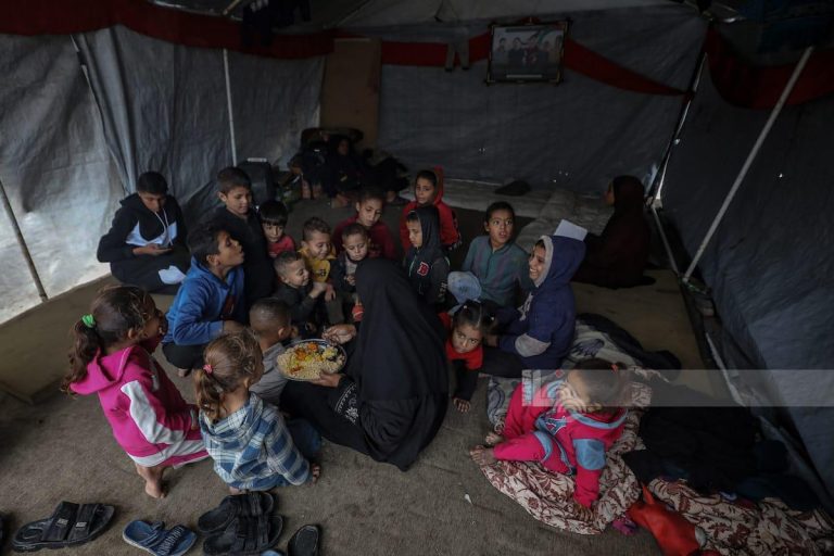 kisah-ibu-merawat-36-anak-gaza