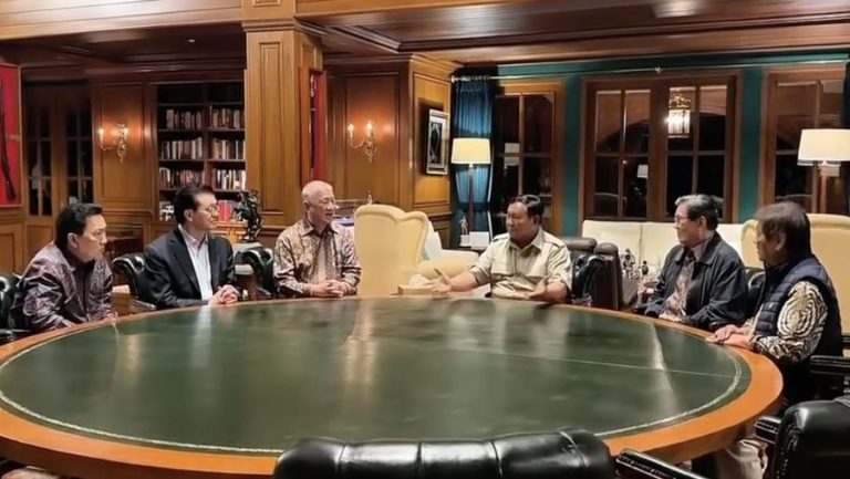 presiden-prabowo-subianto-menggelar-pertemuan-dengan-lima-pengprabowo-temui-pengusaha-papan-atas-nasional-di-hambalang