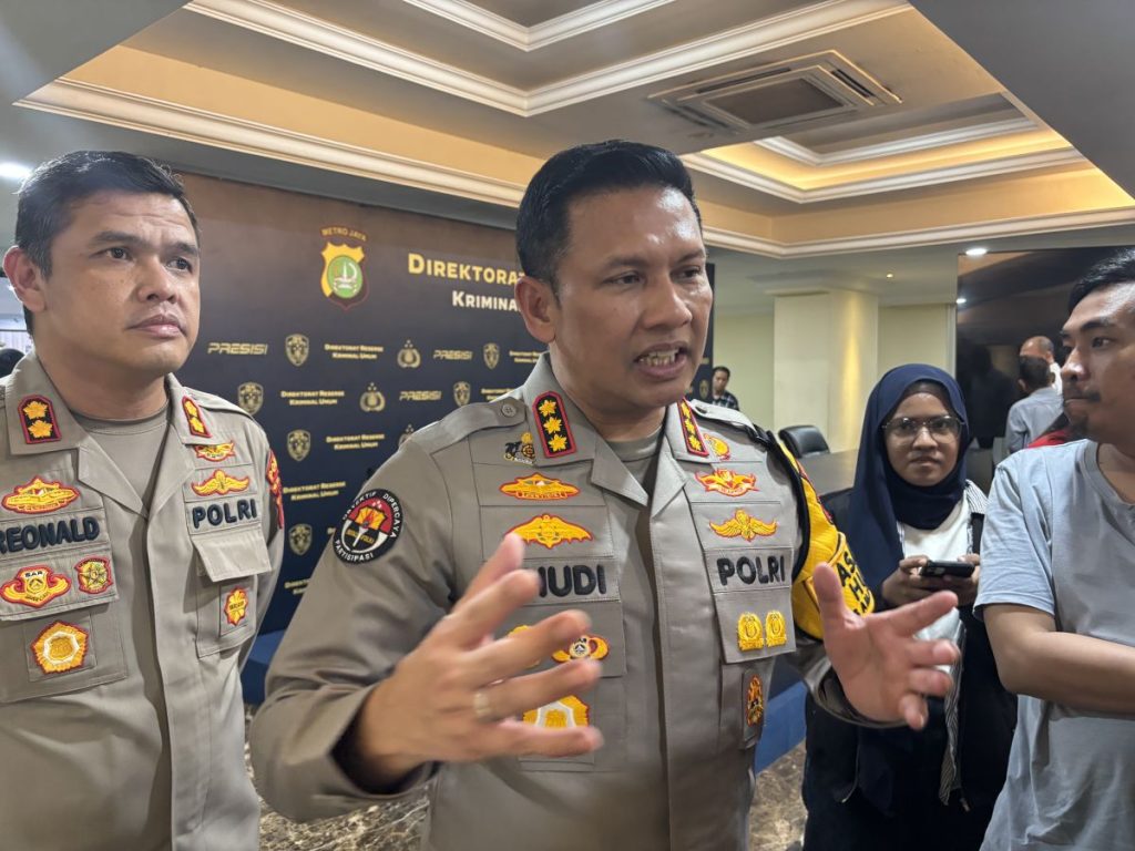 roy-suryo-minta-kasus-ijazah-palsu-dihentikan