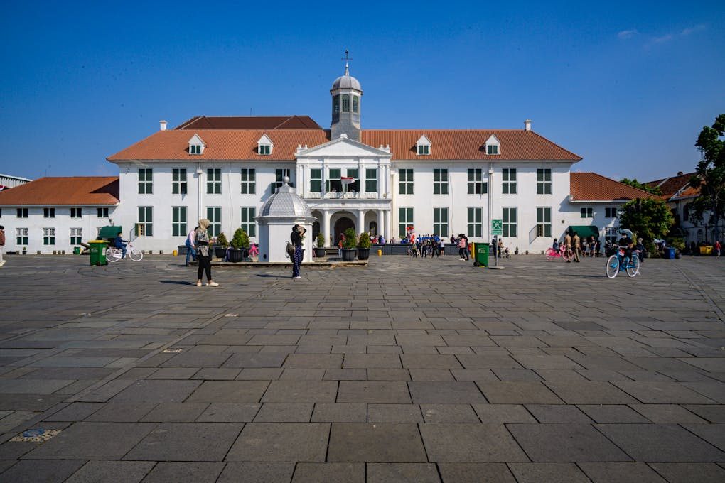 Sejarah Kota Tua Jakarta, Bandar Sibuk Sebelum Masa Kolonial