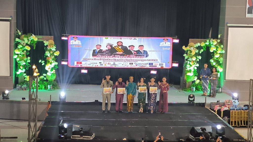 – Peran Duta GenRe 2026, Membentuk Karakter Remaja Indramayu https://adikarto.com/grand-final-show-apresiasi-duta-genre-indramayu-2026/ Khasanah, — Indramayu kembali menjadi saksi lahirnya generasi muda inspiratif melalui kegiatan Grand Final Show Apresiasi Duta GenRe Indramayu 2026 yang digelar pada Sabtu, 16 Mei 2026 di Nyi Endang Dharma Ayu Convention Hall Universitas Wiralodra. Kegiatan ini menjadi wadah apresiasi sekaligus pembinaan bagi remaja yang memiliki semangat, kreativitas, dan kepedulian sosial tinggi. Dewinta Ayuning Zulfa Regional