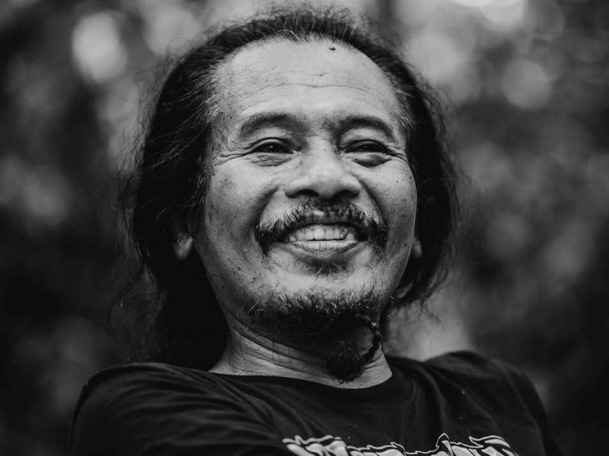 nasirun – Nasirun – A Contemporary Indonesian Artist with a Major Impact https://adikarto.com/nasirun-a-contemporary-indonesian-artist-with-a-major-impact/ KALEIDOSCOPE,- As we know, the senior Indonesian artist Nasirun—affectionately known as 'Pak Nas'—passed away some time ago. His passing prompted an outpouring of condolences from numerous artists across social media. Fellow artists, such as Dwi Sasono and Widhi Mulia, even flew in specifically to attend his funeral. Then, what special things made Pak Nas such a significant figure? What was his impact on the Indonesian art world? Anindyka Shah Kaleidoscope